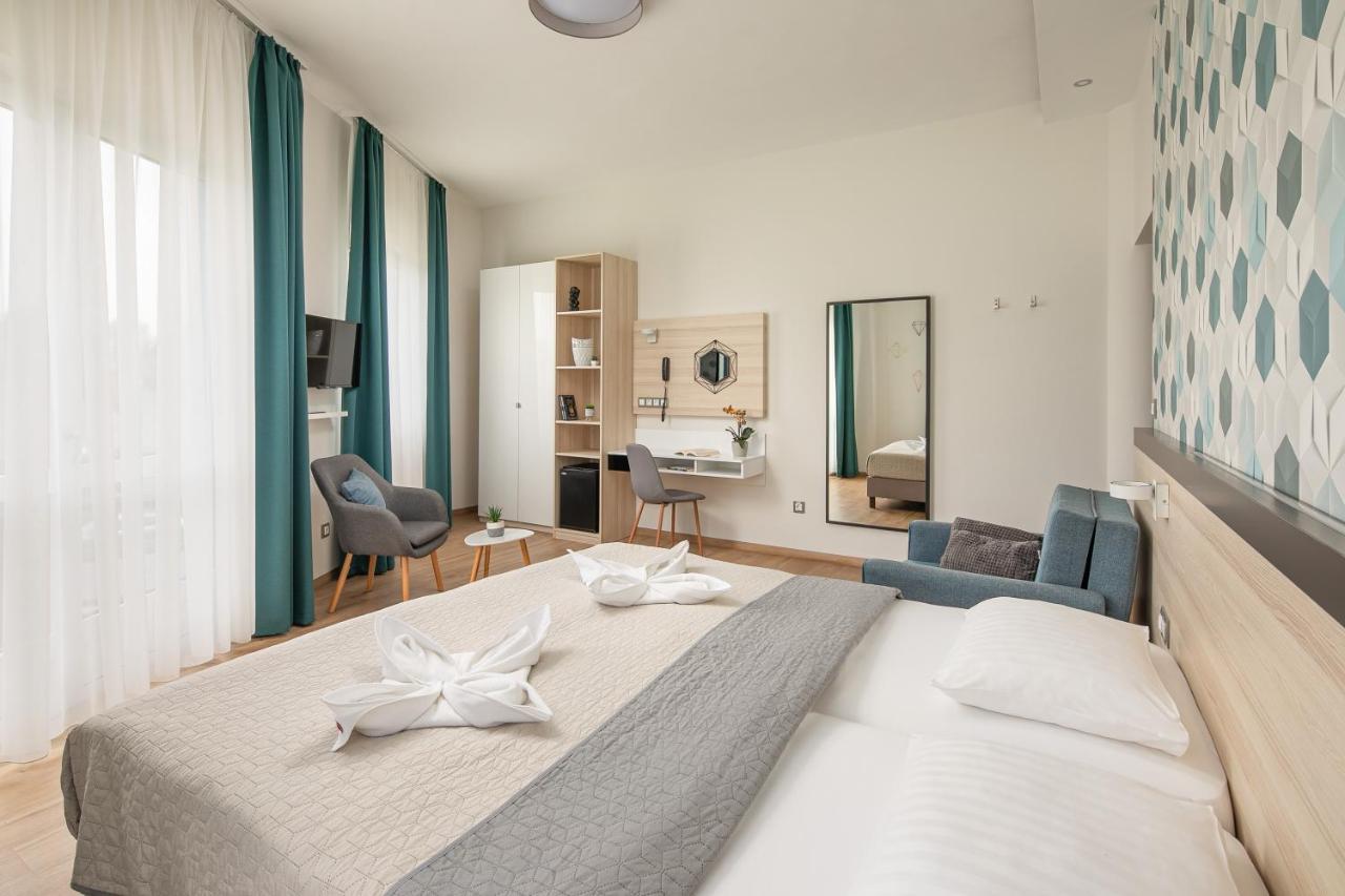 Kristaly Hotel Keszthely Eksteriør billede